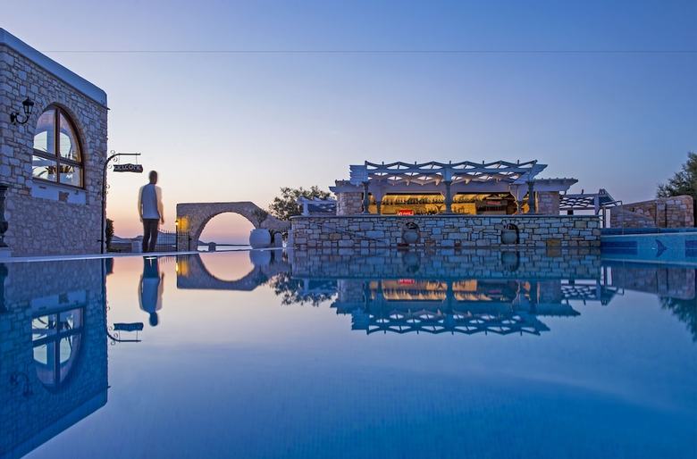 Hotel Contaratos Beach