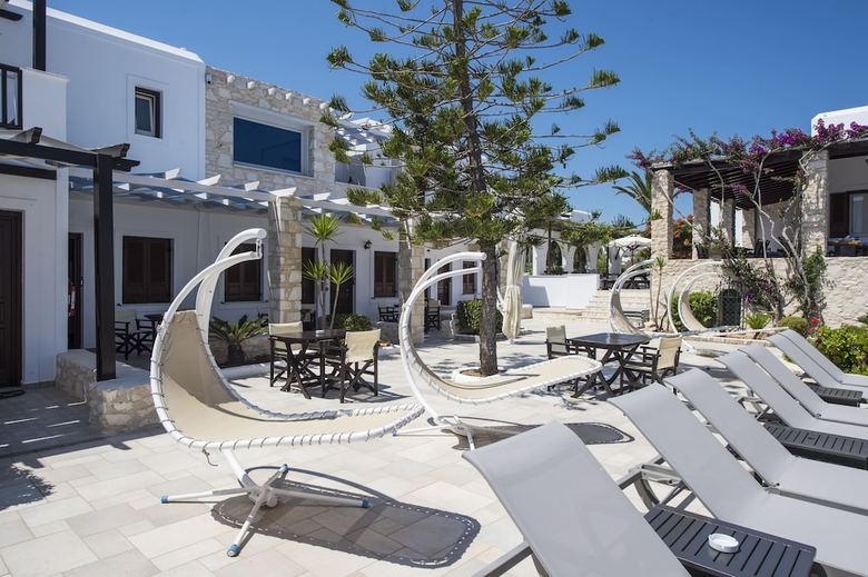 Hotel Contaratos Beach