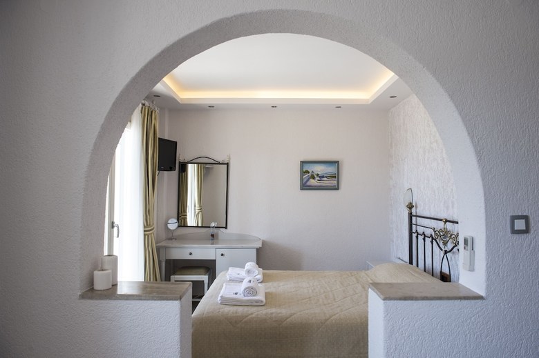 Hotel Contaratos Beach