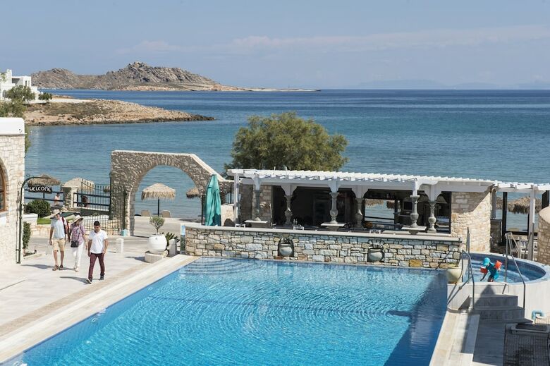 Hotel Contaratos Beach