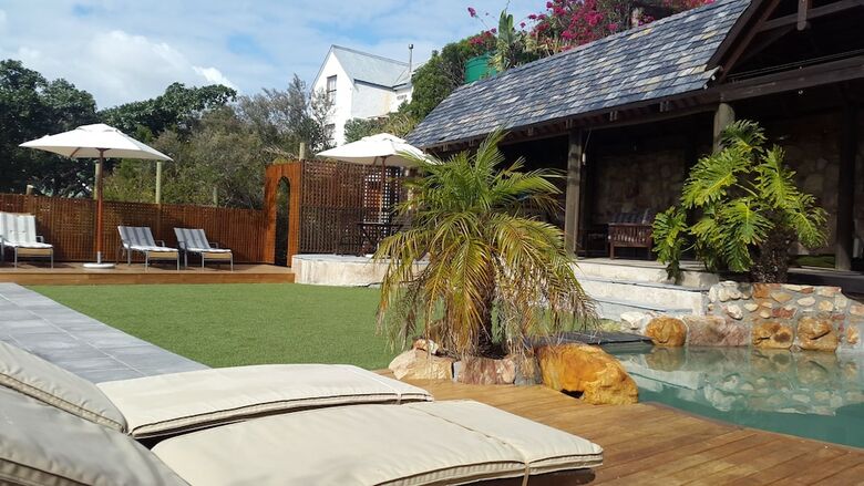Apartamentos African Violet Guest Suites