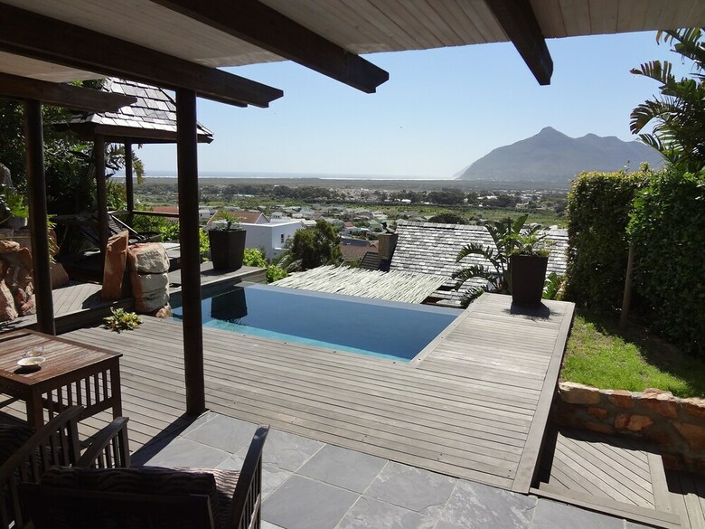 Apartamentos African Violet Guest Suites
