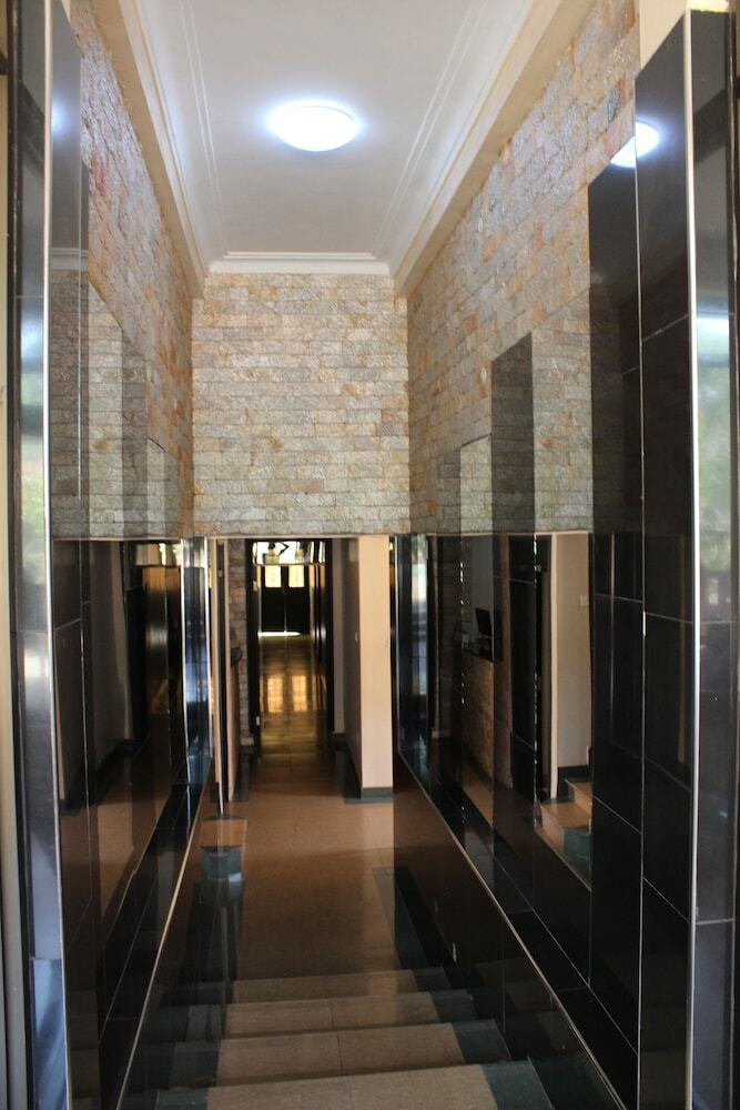 Eight Winx Hotel