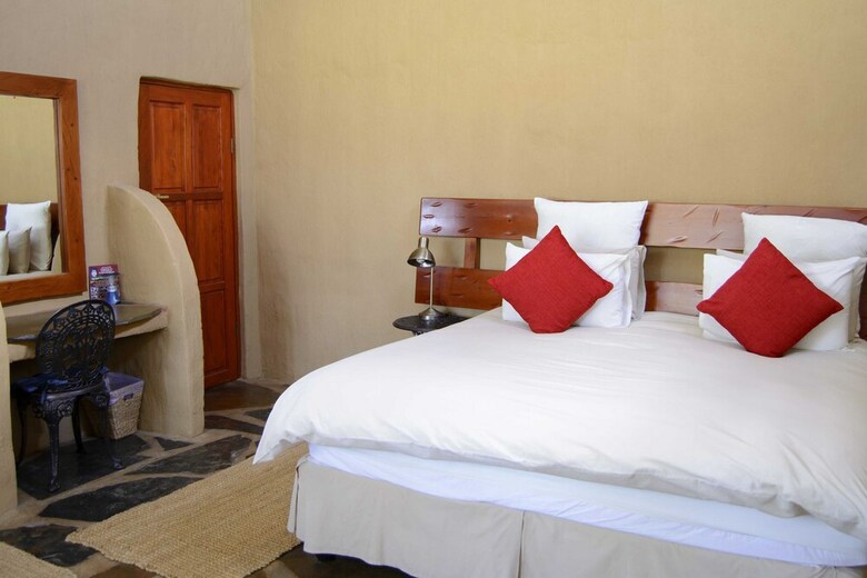 Hotel By Bush Telegraph Lodge