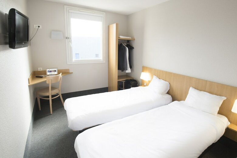 Hotel B&B H�tel Auxerre Mon�teau