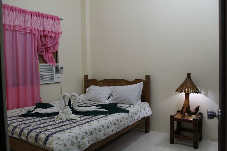 Hotel Escurel Inn