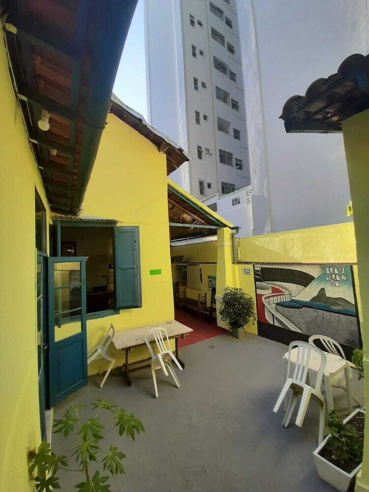 Hostal Brasileranza Hostel