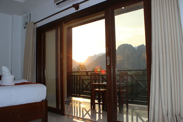 The Grand Riverside Hotel