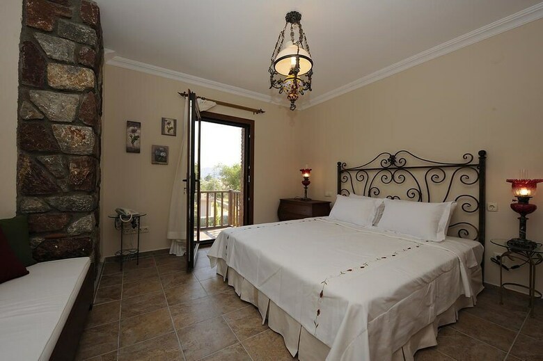 Hotel Lunabegonvil Tas Evler