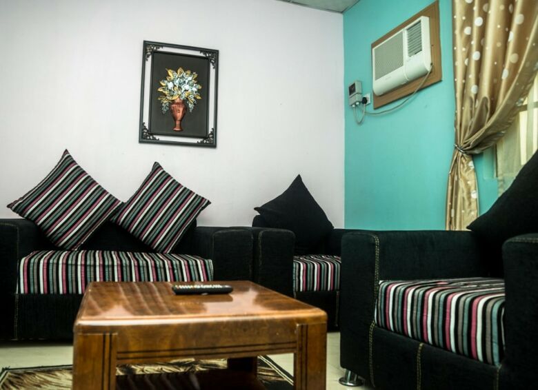 Hotel De Lawrence Court & Suites