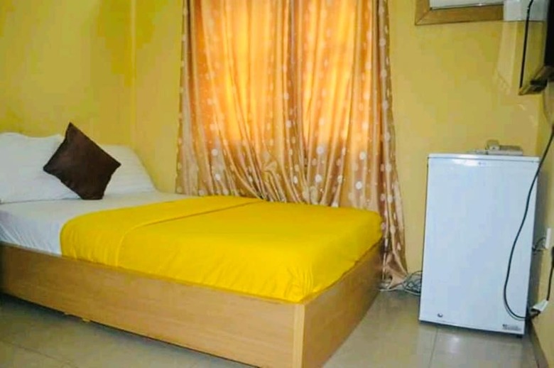 Hotel De Lawrence Court & Suites