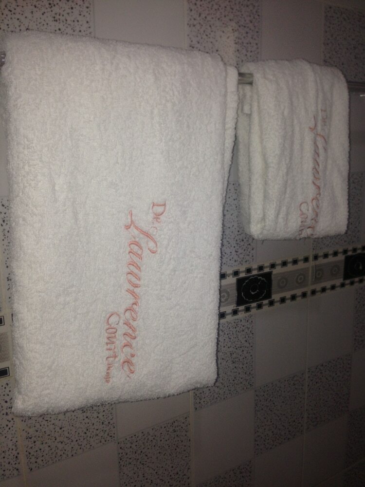 Hotel De Lawrence Court & Suites