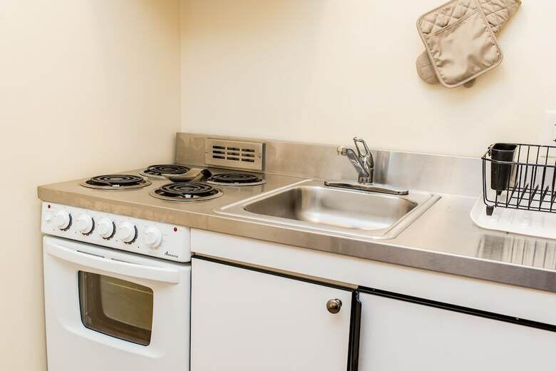 Hotel Capt.'s Inn & Suites
