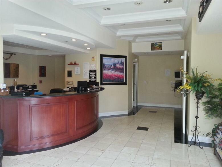Gateway Inn And Suites Hotel