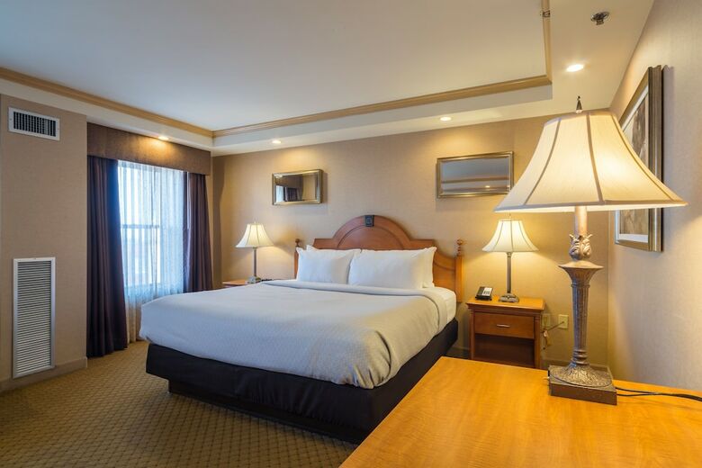 Ambassador Hotel - Milwaukee