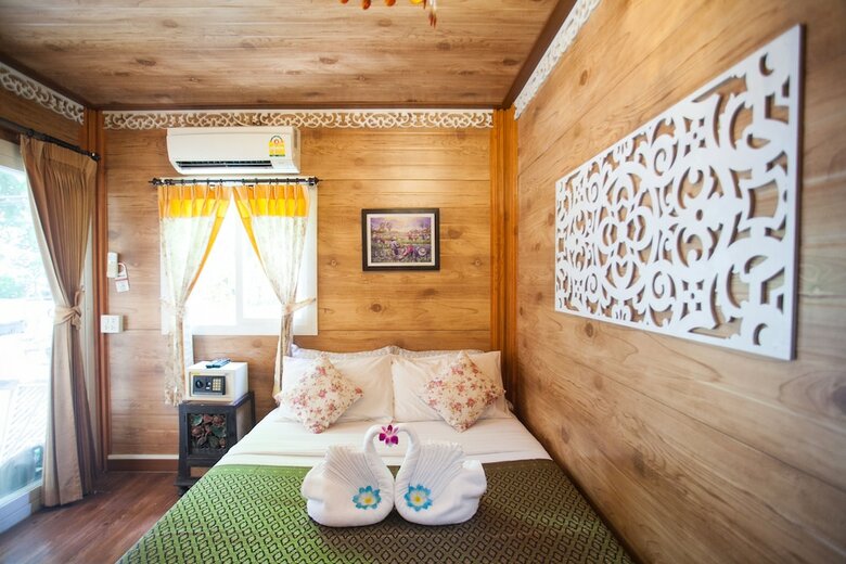 Hostal Laksameenarai Guesthouse - Hostel