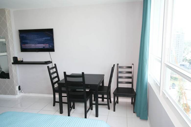 Apartamentos Castle Beach Suites By Miarentals