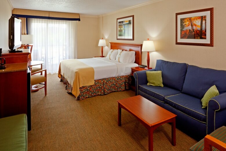 Hotel Holiday Inn Lake George Turf