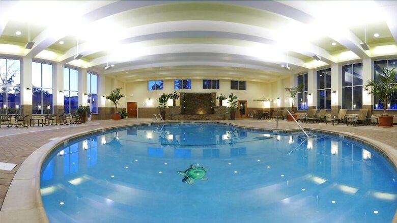 Hotel Holiday Inn Lake George Turf