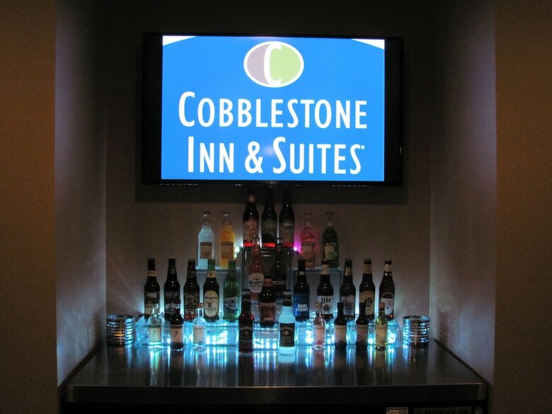 Hotel Cobblestone Inn & Suites - Ambridge