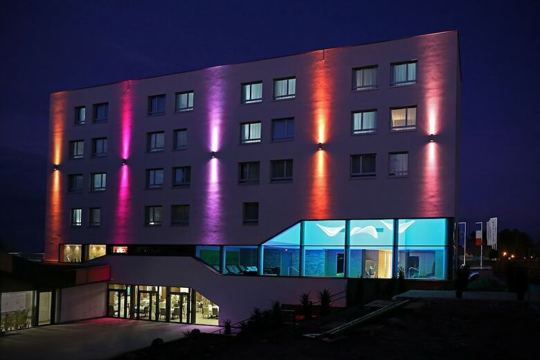 Brit Airport Club Hotel