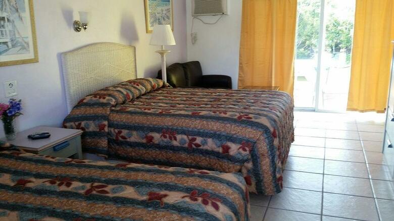 Hotel Coconut Cay Resort & Marina