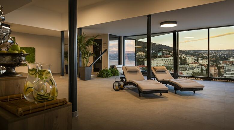 Grand Hotel Adriatic I
