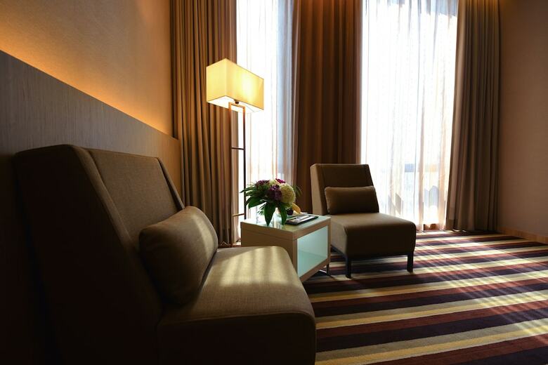 Grand Royal Hotel