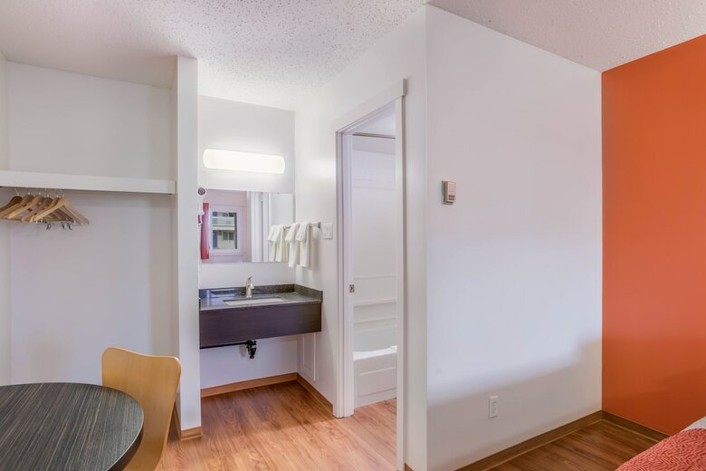 Motel 6 Camrose, Ab