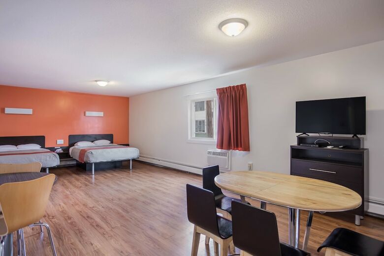 Motel 6 Camrose, Ab