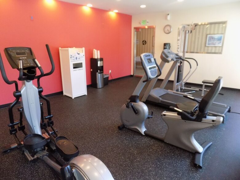 Hotel Ramada By Wyndham Burbank Airport