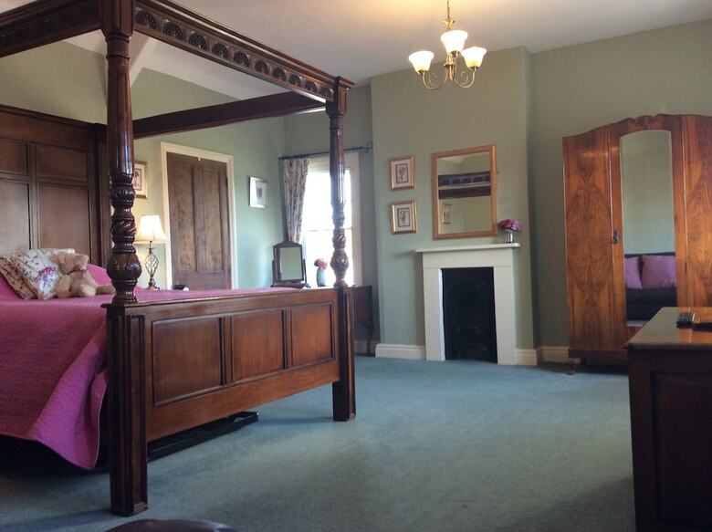 Bed & Breakfast Manor Guest House