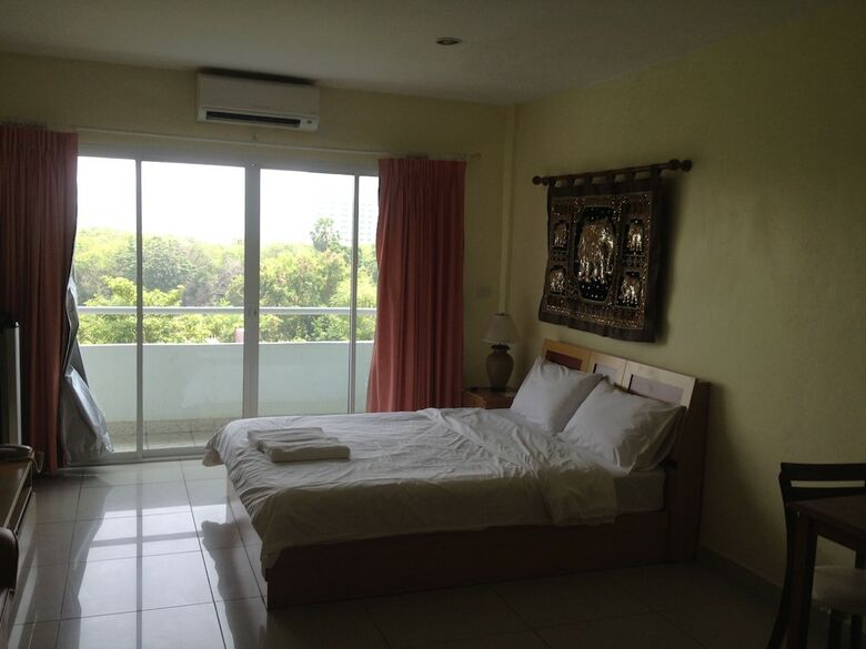 Hostal Jomtien Hostel
