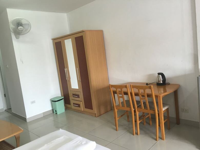Hostal Jomtien Hostel