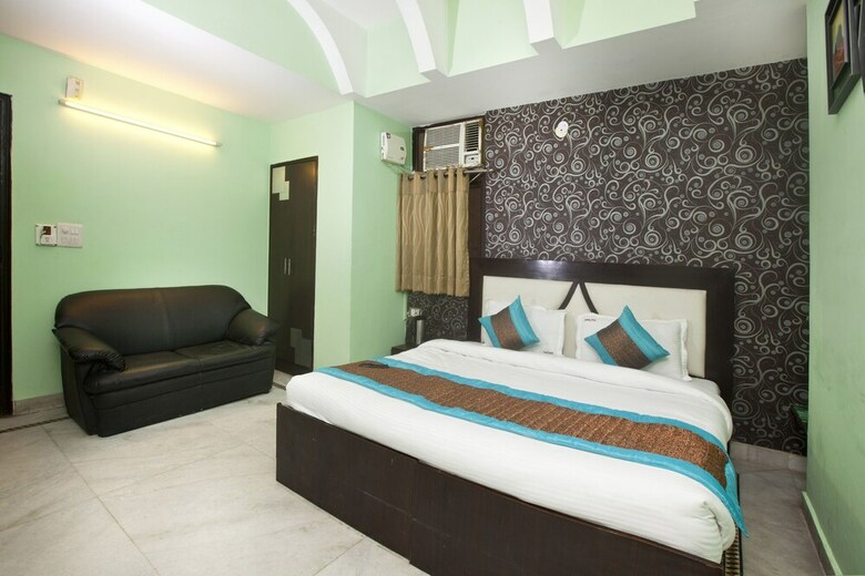 Oyo 337 Hotel Anand