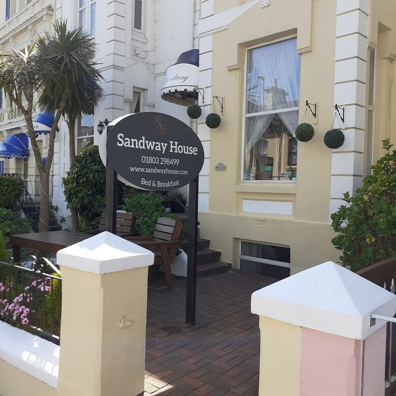 Bed & Breakfast Sandway House
