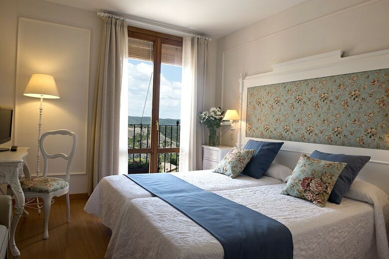 Hotel Santa Mar�a De Alqu�zar