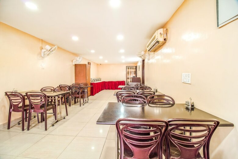 Fabhotel Ashneer Residency