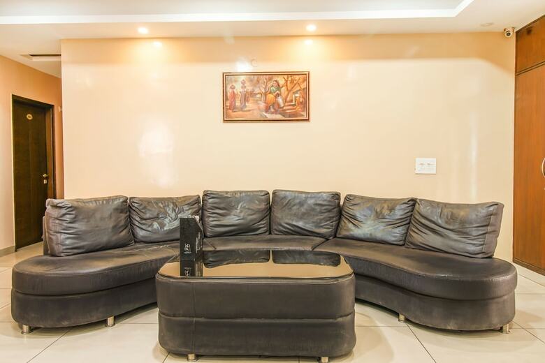 Fabhotel Ashneer Residency