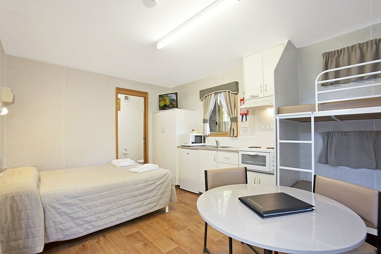 Cabana Kanasta Caravan Park