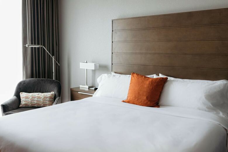 Revel Hotel Des Moines Urbandale, Tapestry Collection By Hilton