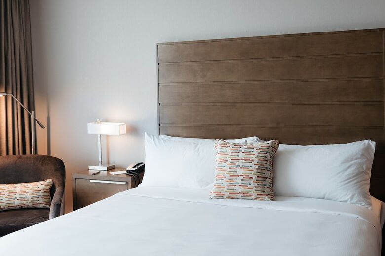 Revel Hotel Des Moines Urbandale, Tapestry Collection By Hilton