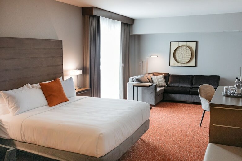 Revel Hotel Des Moines Urbandale, Tapestry Collection By Hilton