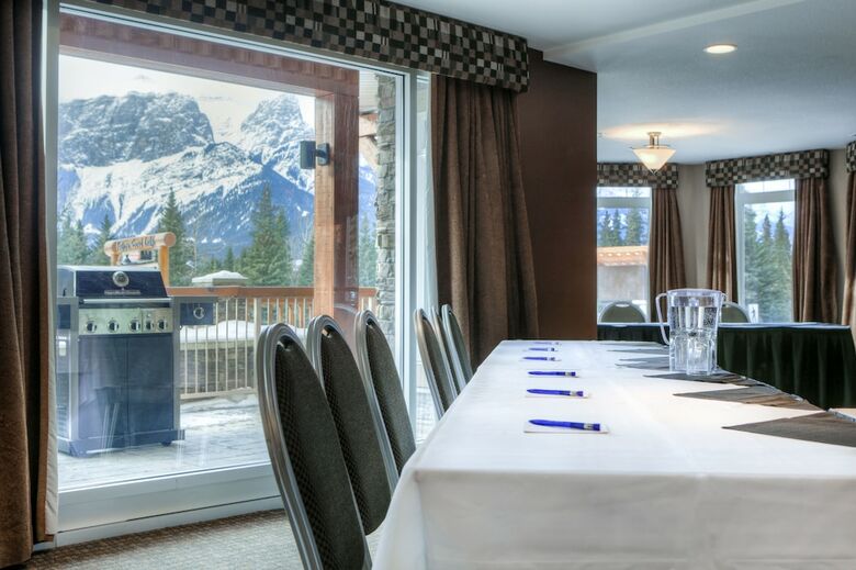 Falcon Crest Lodge By Clique