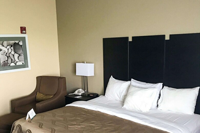 Hotel Quality Inn & Suites
