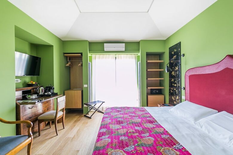 Bed & Breakfast Rarity Suites