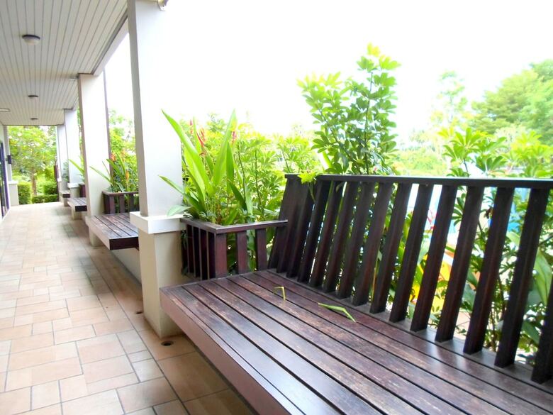 Hotel Naraya Riverside Resort