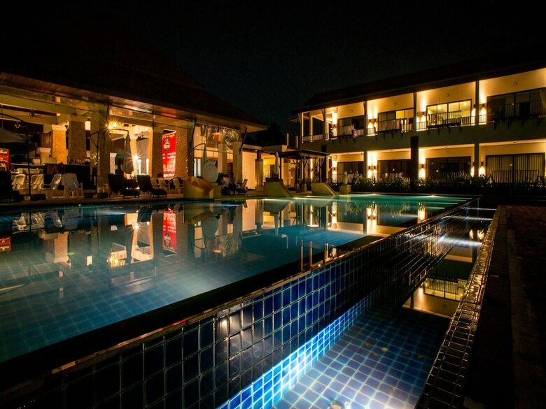 Hotel Naraya Riverside Resort