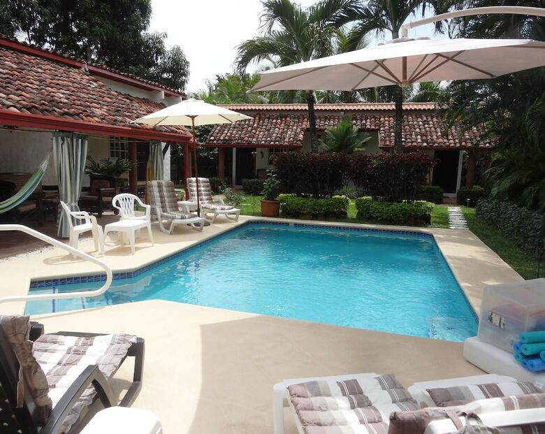 Villa Botero By Casa Mojito Bed And Breakfast