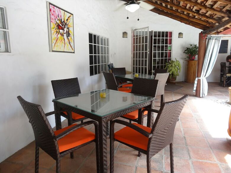 Villa Botero By Casa Mojito Bed And Breakfast